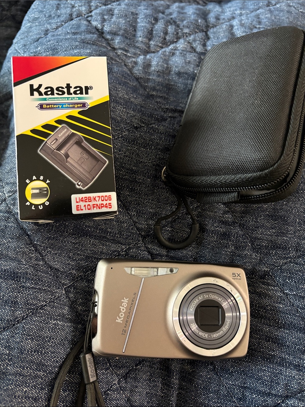 Works! New battery. Kodak Easyshare Compact Digital Camera in Silver
